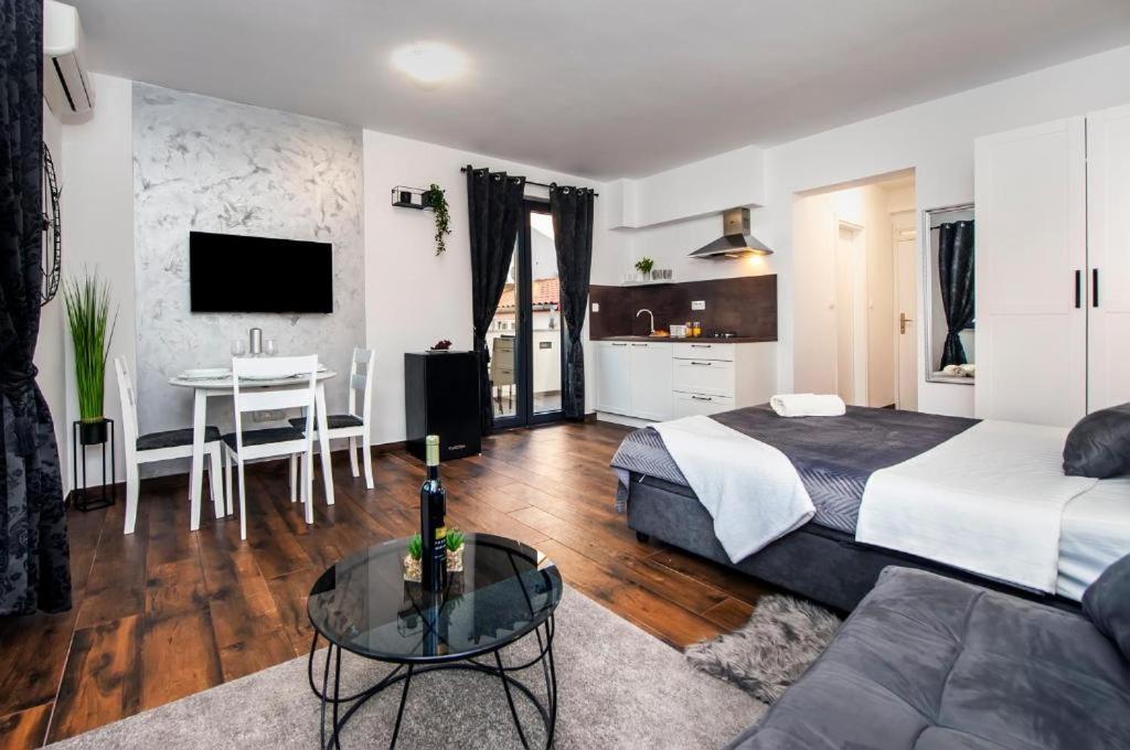 Deluxe Apartments A&A - 2 Rovinj Exterior photo